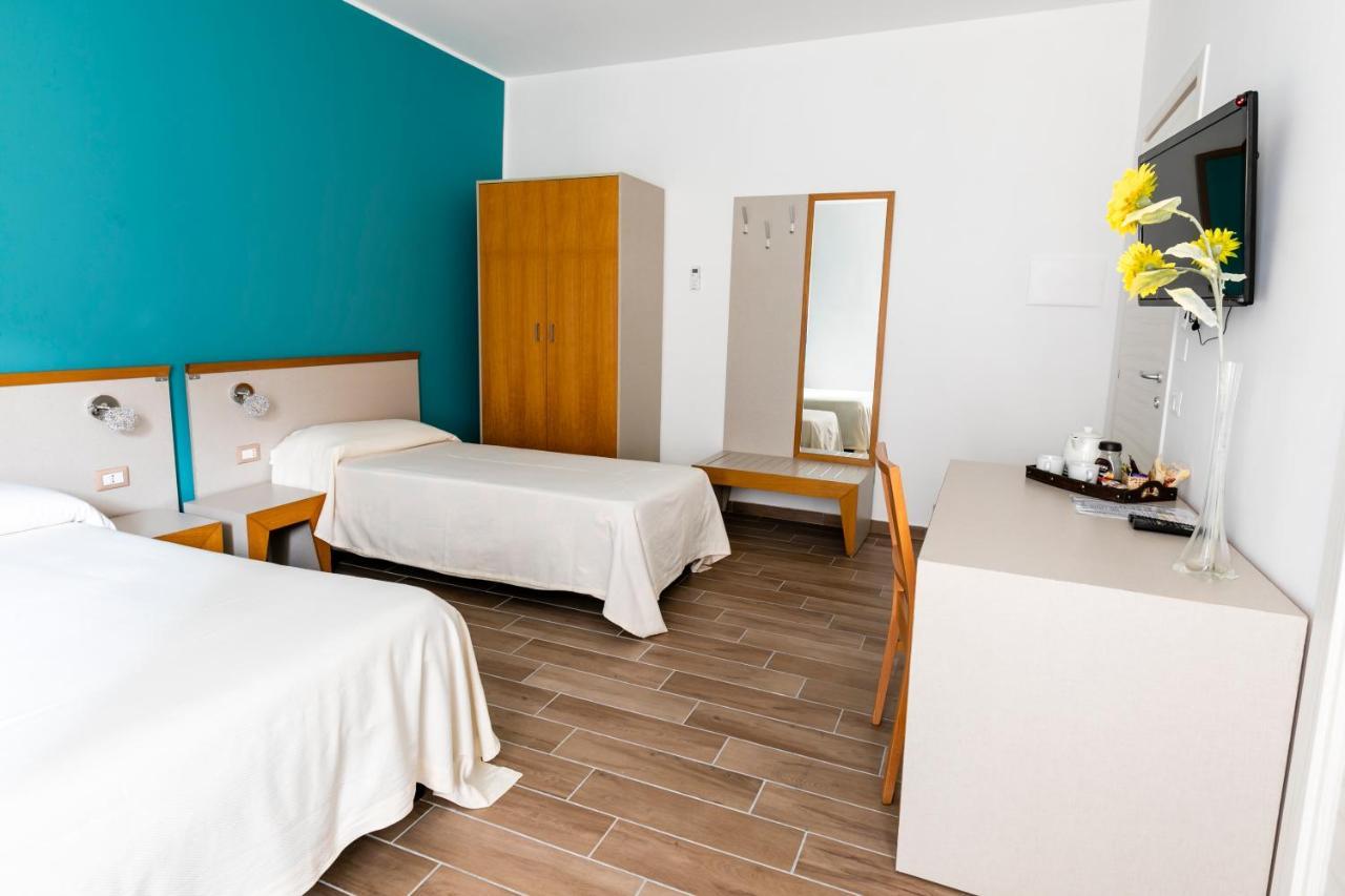Spira Mirabilis Napoli Hotel Bagian luar foto