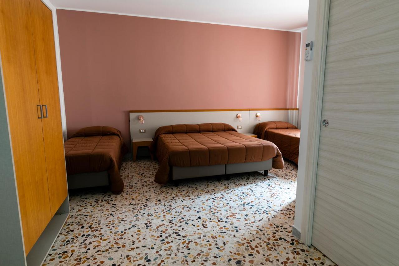 Spira Mirabilis Napoli Hotel Bagian luar foto