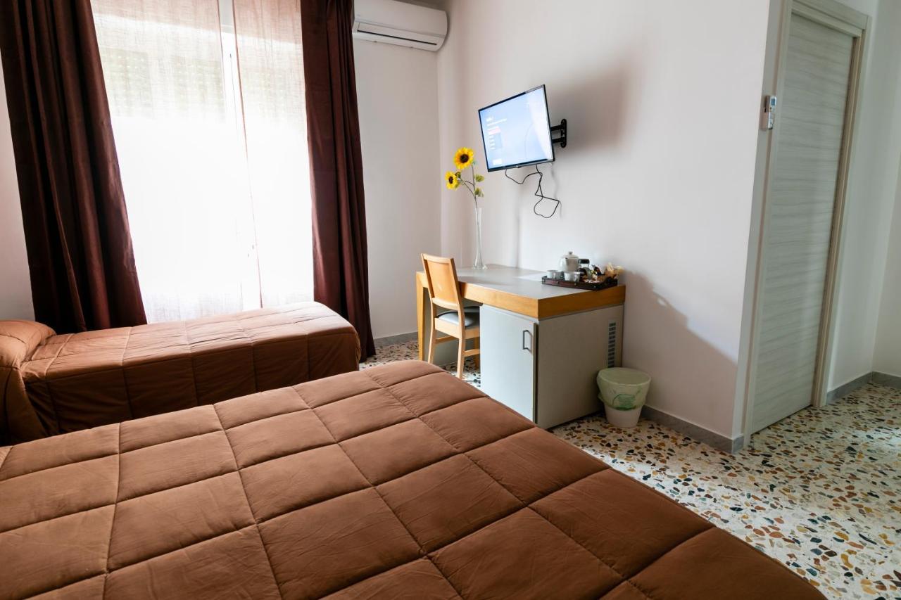 Spira Mirabilis Napoli Hotel Bagian luar foto