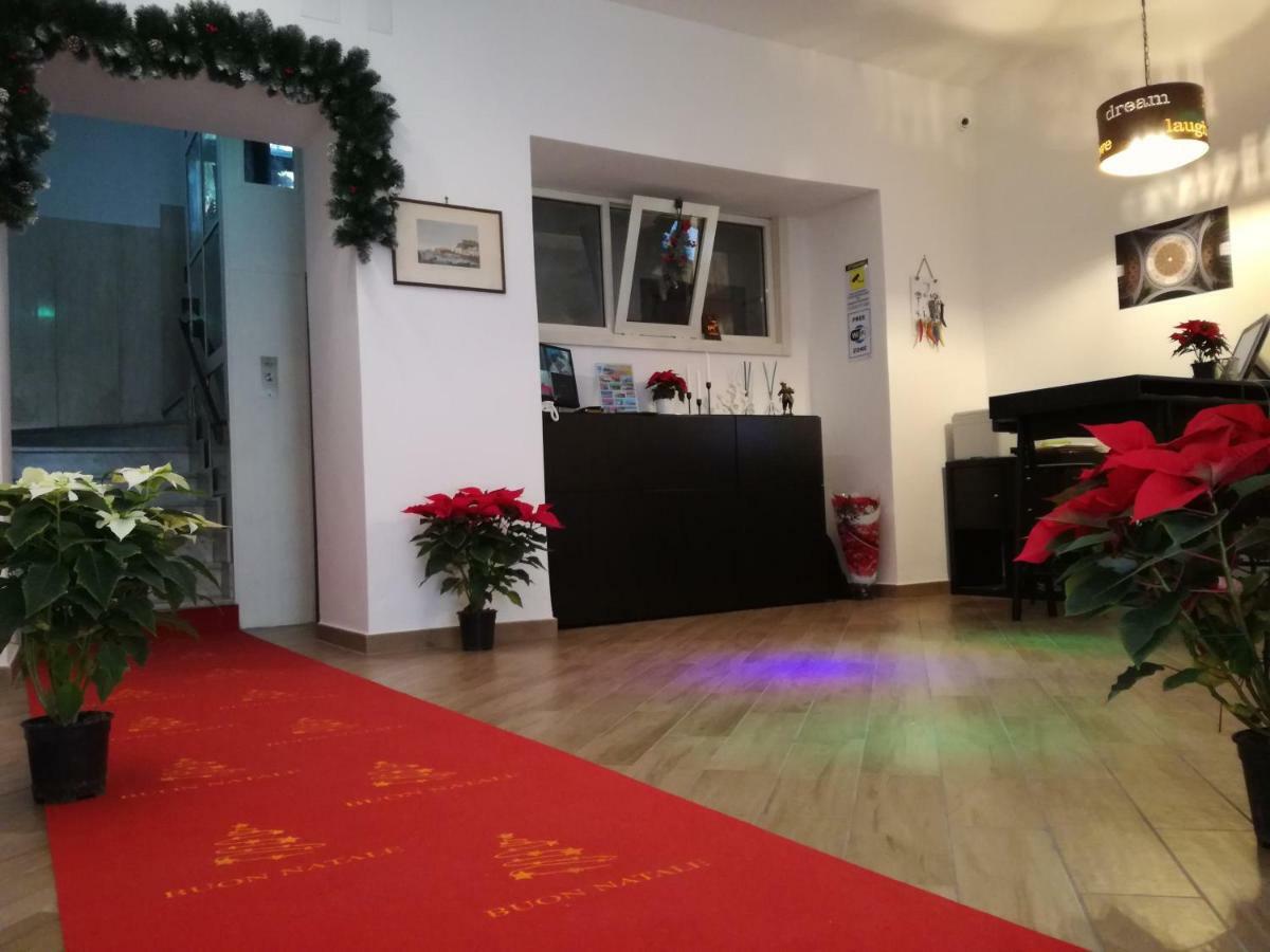 Spira Mirabilis Napoli Hotel Bagian luar foto