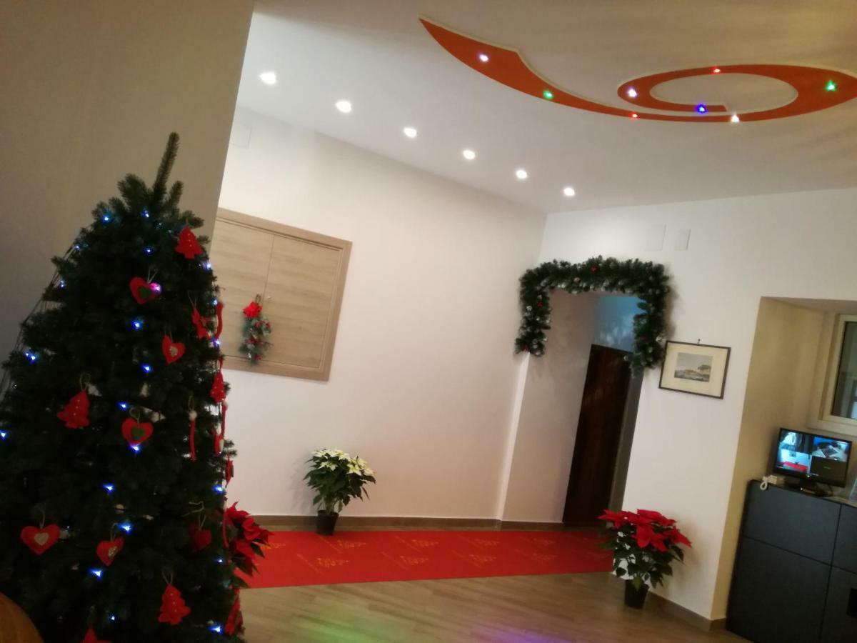Spira Mirabilis Napoli Hotel Bagian luar foto