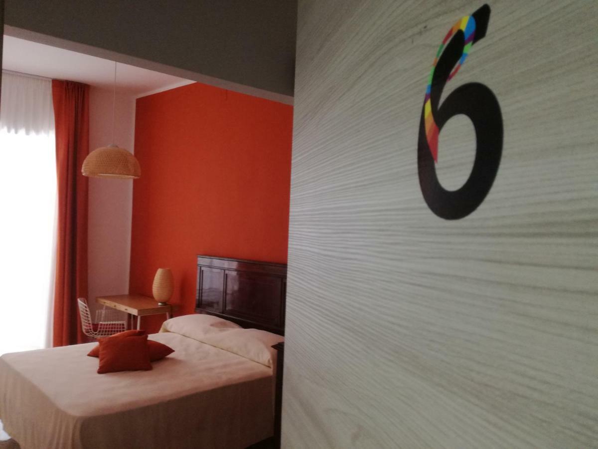 Spira Mirabilis Napoli Hotel Bagian luar foto
